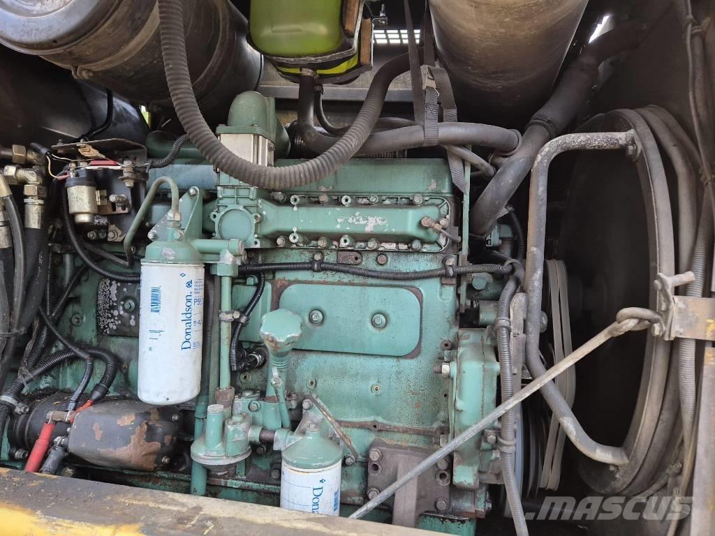 Volvo L 120 B Kolesni nakladalci