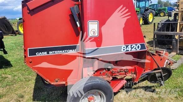 Case IH 8420 Balirke (okrogle bale)