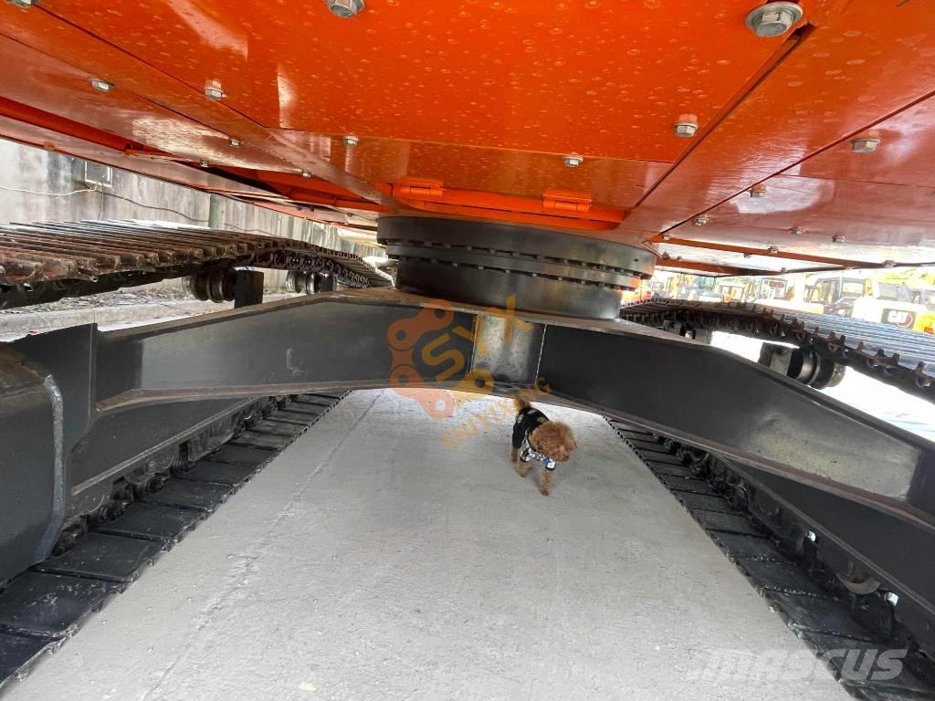 Doosan DX 225 LC Bagri goseničarji