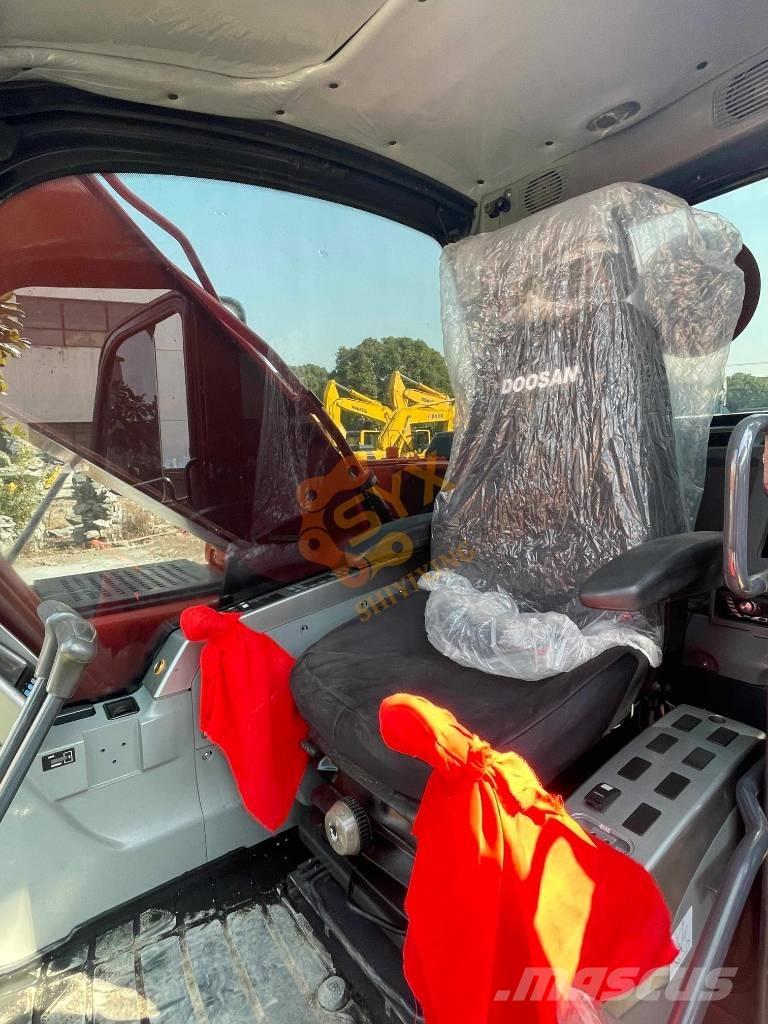 Doosan DX 225 LC Bagri goseničarji