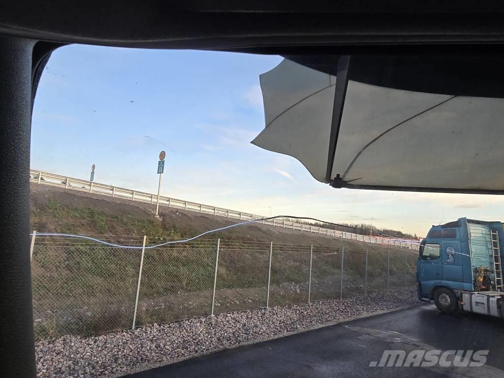 Volvo FM 330 Tovornjaki zabojniki