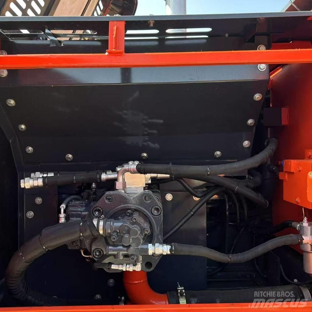 Doosan 225LC-9c Bagri goseničarji