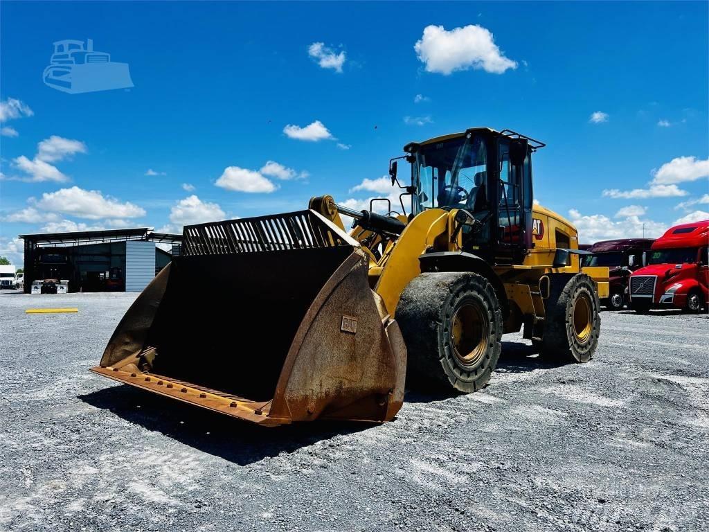 CAT 938 M Kolesni nakladalci