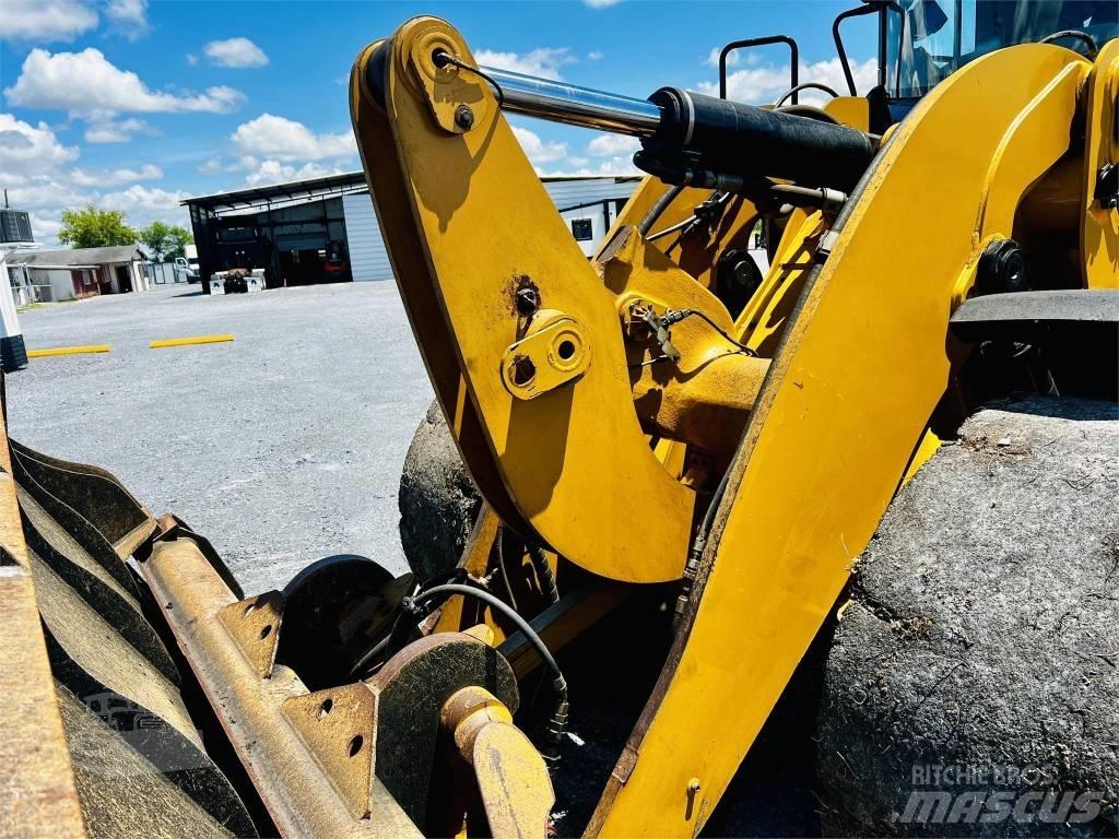 CAT 938 M Kolesni nakladalci