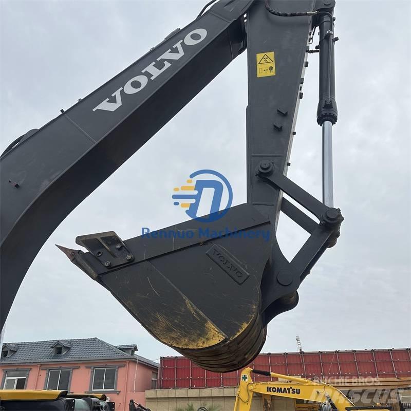 Volvo EC 240 Bagri goseničarji