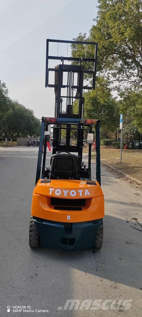 Toyota FD 30 Dizelski viličarji