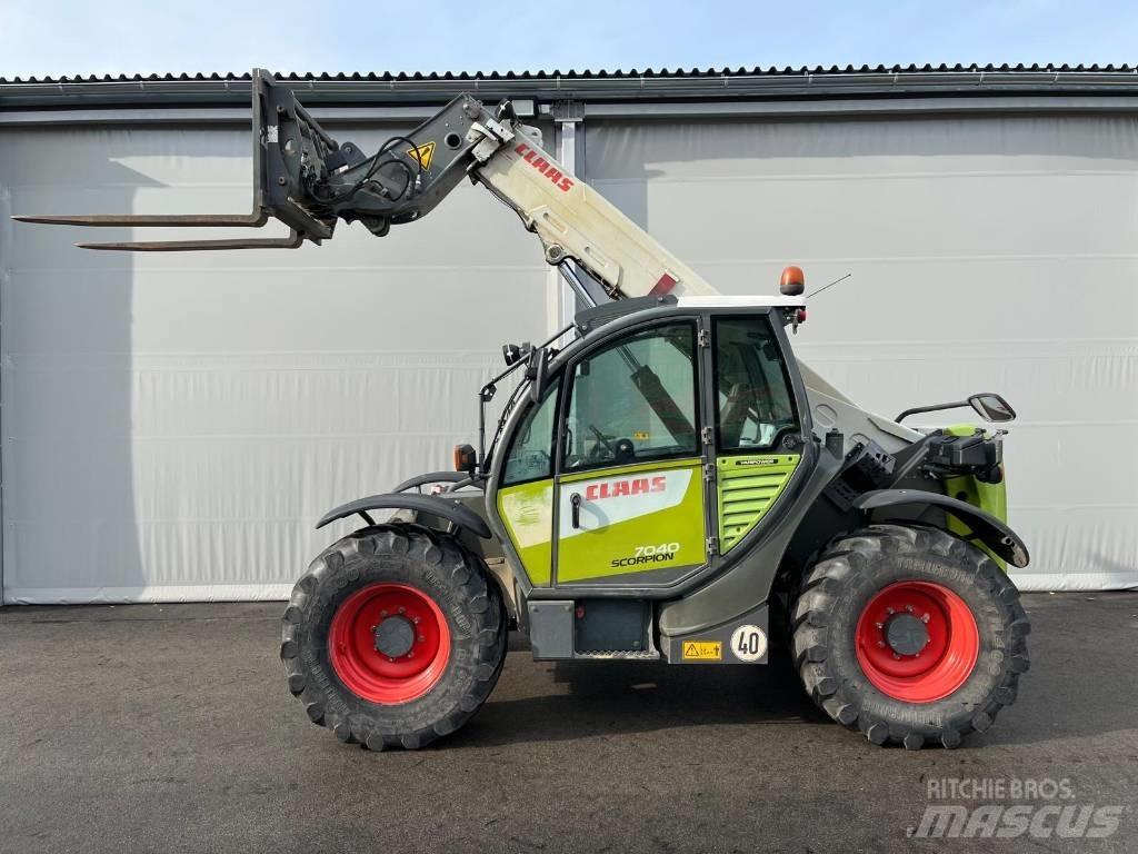 CLAAS SCORPION 7040 Kmetijski teleskopski nakladalci