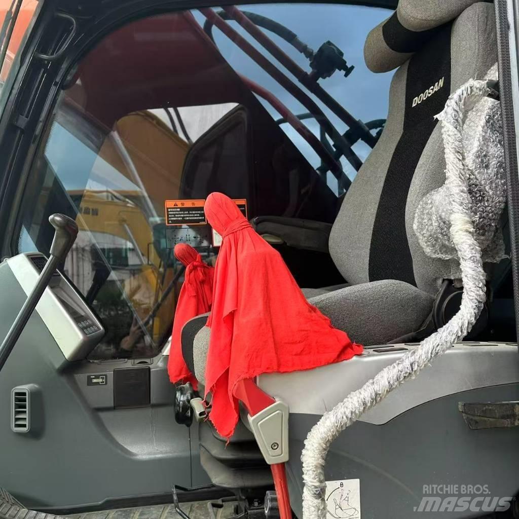 Doosan 225LC-9 Bagri goseničarji