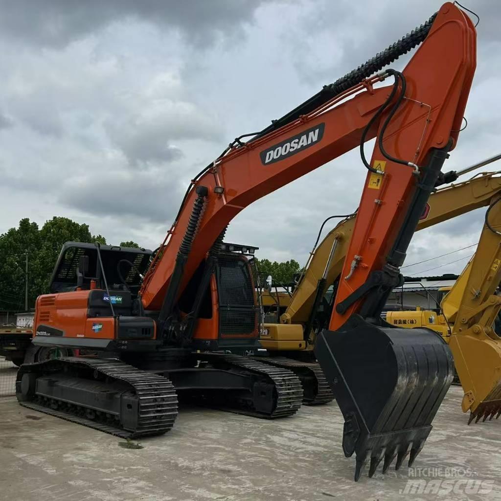 Doosan 225LC-9 Bagri goseničarji