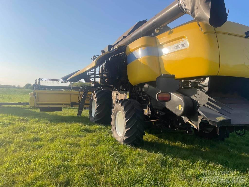 New Holland CX 8090 Kombajni