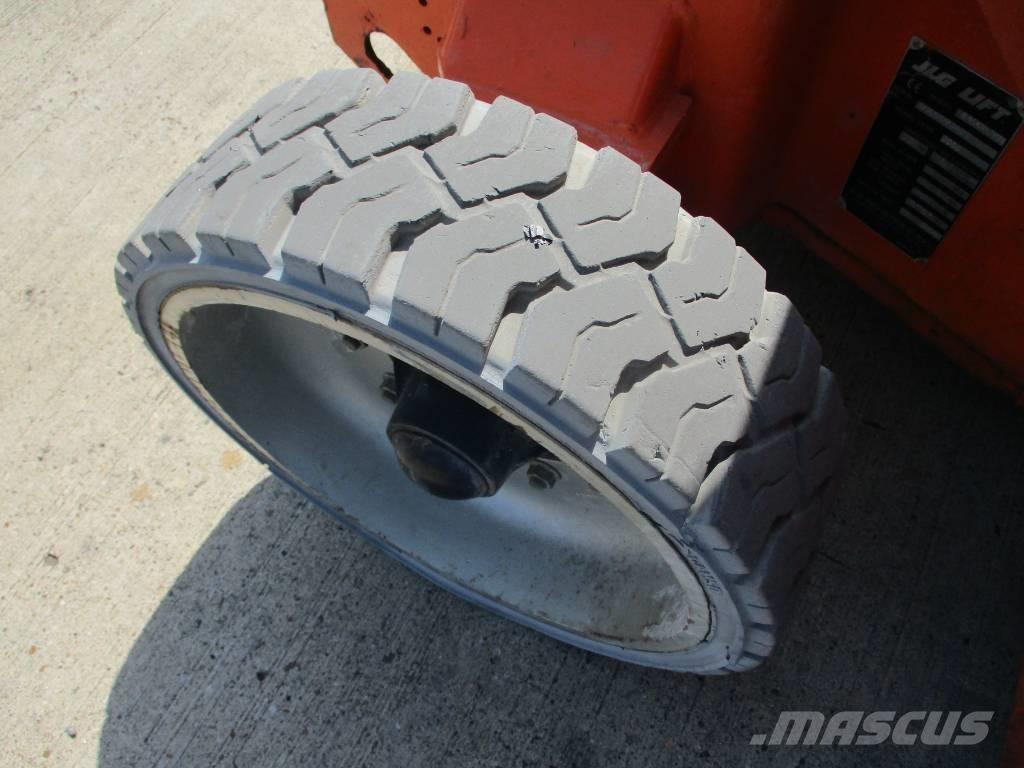 JLG E400 AJPN (687) Zglobne samohodne dvižne ploščadi