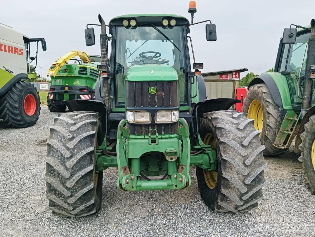 John Deere 6820 Traktorji