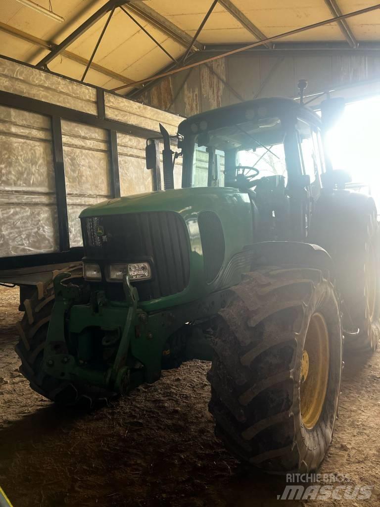 John Deere 6820 Traktorji