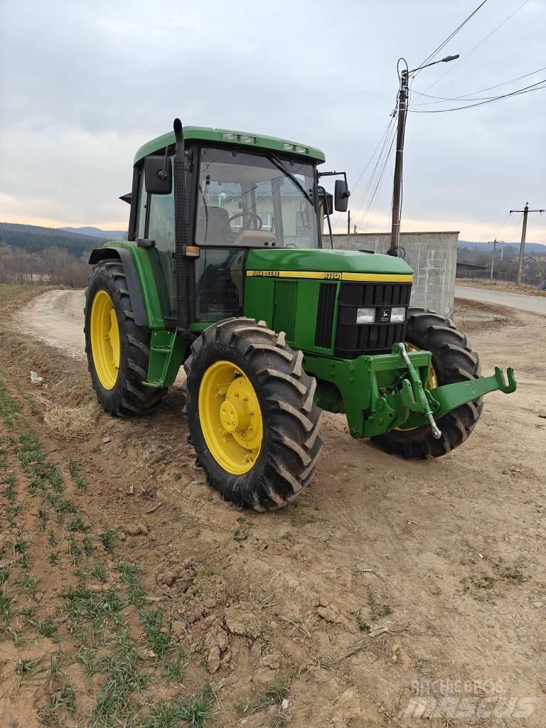 John Deere 6100 Traktorji