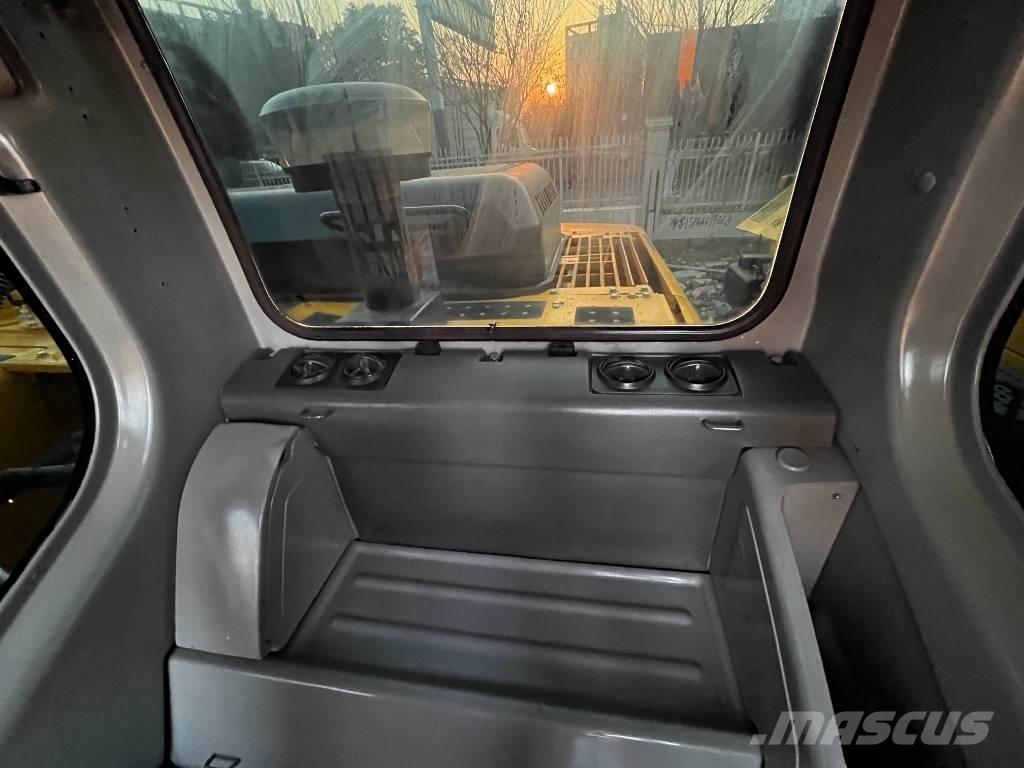 Komatsu PC270 Bagri goseničarji