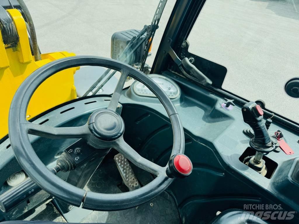 Terex 800L Kolesni nakladalci
