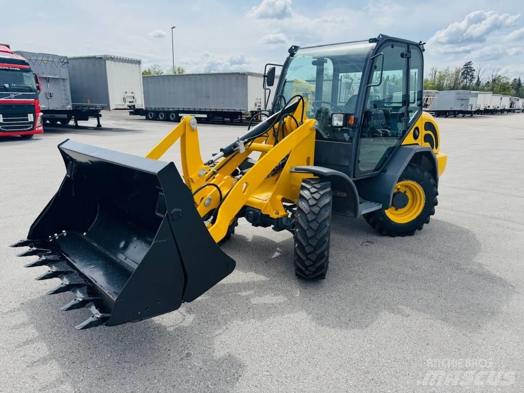 Terex 800L Kolesni nakladalci