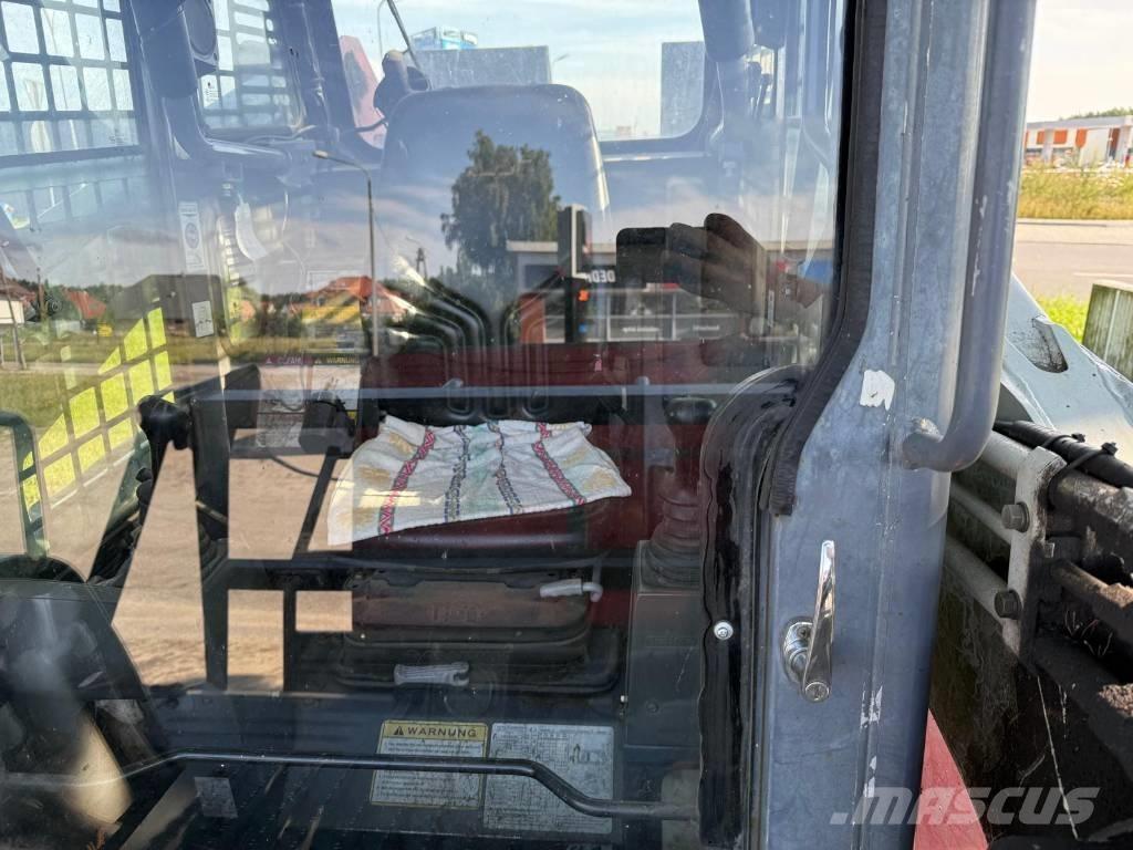 Takeuchi TL 250 Nakladalci goseničarji