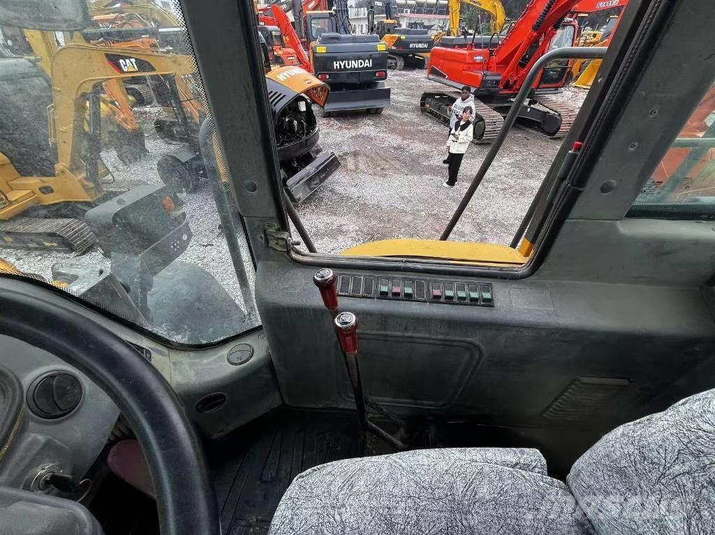 SDLG LG 953 Kolesni nakladalci