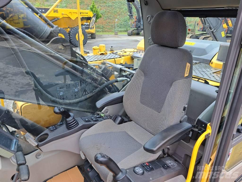 Volvo EC 220 DL Bagri goseničarji