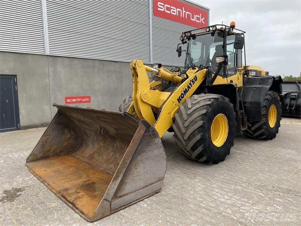 Komatsu WA320-7 Kolesni nakladalci