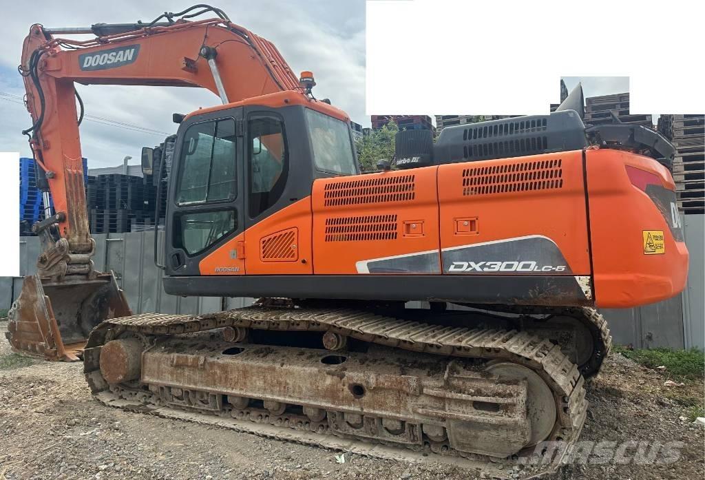 Doosan DX 300 LC-5 Bagri goseničarji