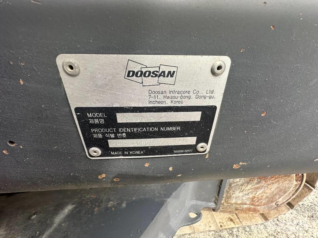 Doosan DX 300 LC-5 Bagri goseničarji