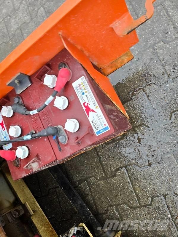 JLG 1230 ES Škarjaste dvižne ploščadi