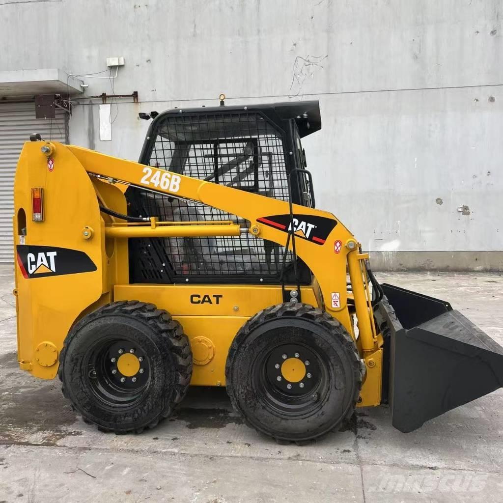 CAT 246 B Mini nakladalci