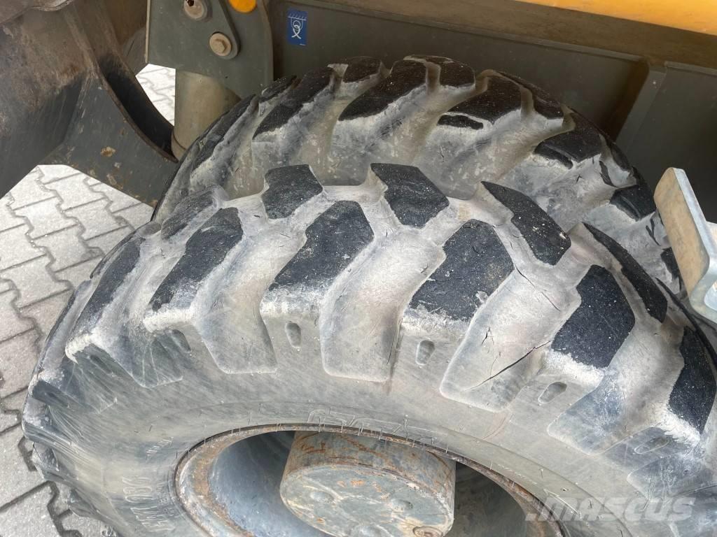 Liebherr A 918 Bagri na kolesih