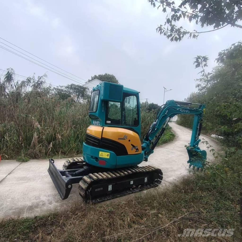 Kubota 30 Mini bagri <7t