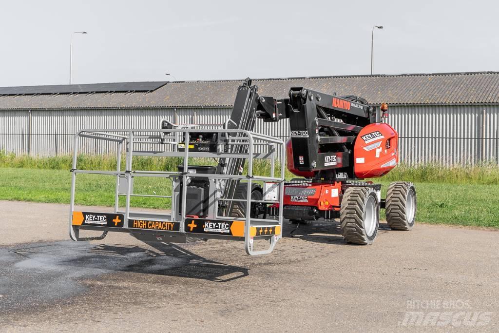 Manitou 160 ATJ+ e Zglobne dvižne ploščadi