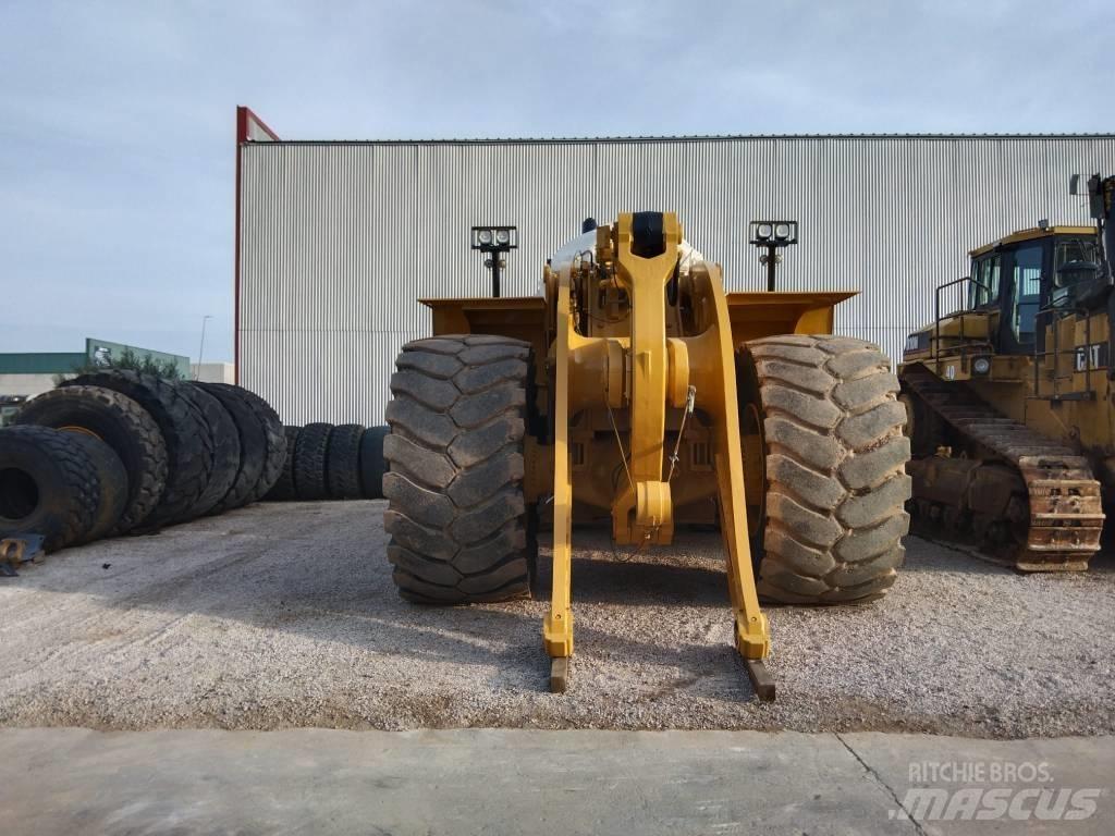 CAT 990 H Kolesni nakladalci