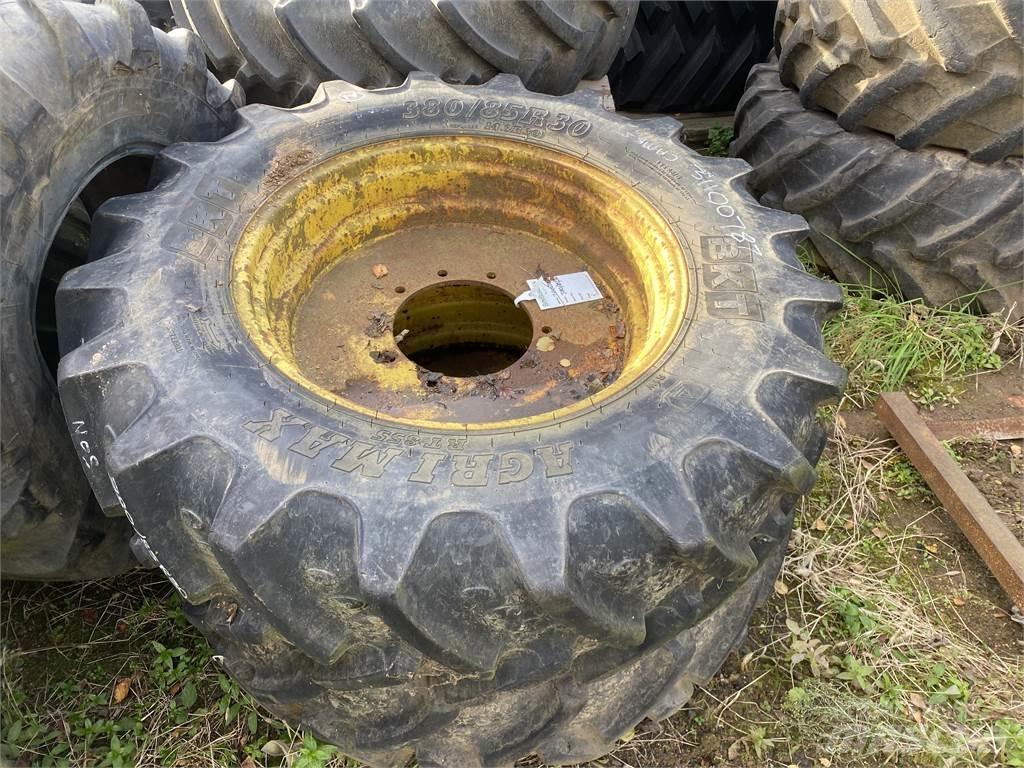  380/85R30 Gume, kolesa in platišča