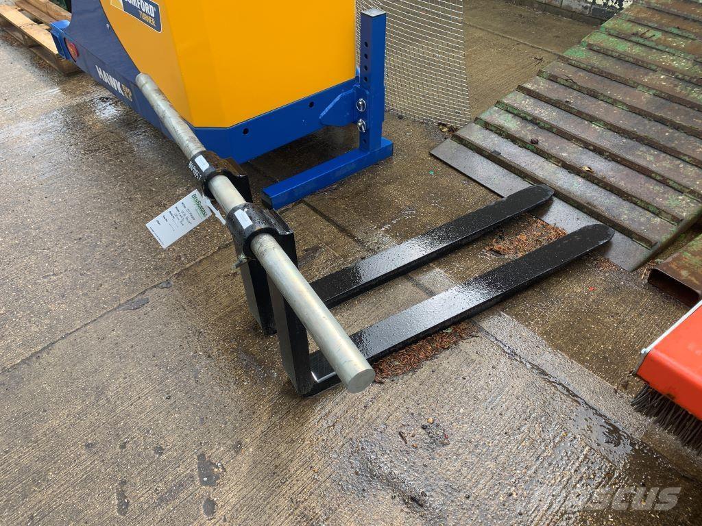  ATTACHMENTS Kmetijski teleskopski nakladalci