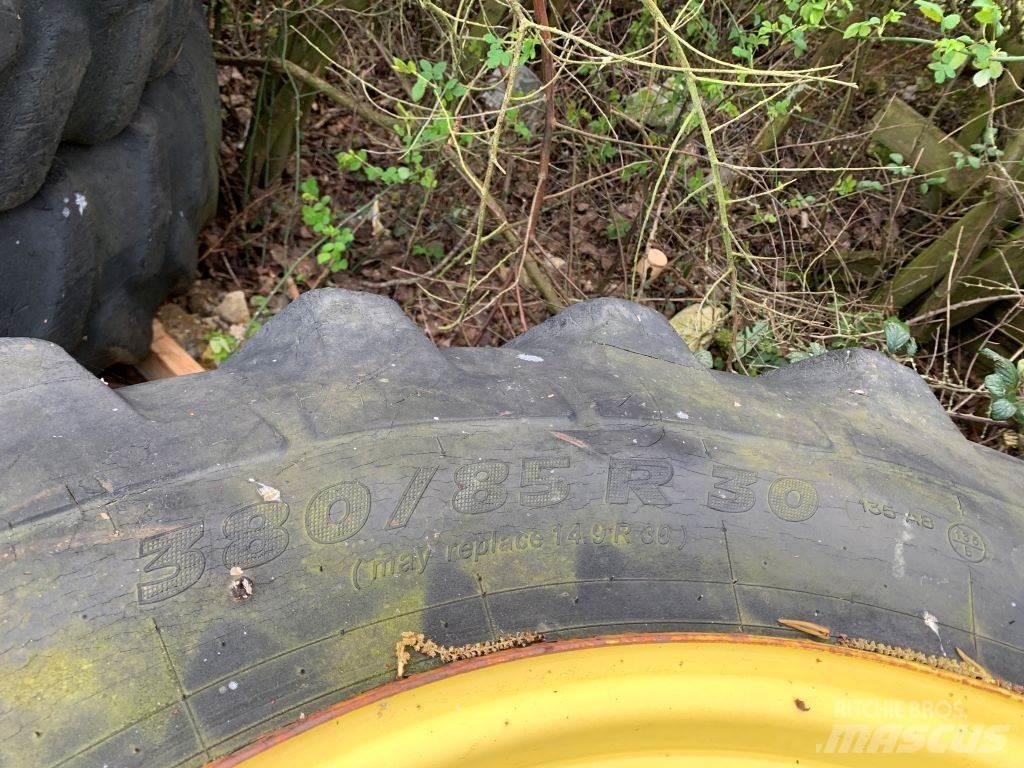  FRONT WHEELS Gume, kolesa in platišča