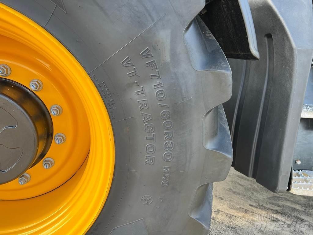 JCB 4220 ICON Traktorji