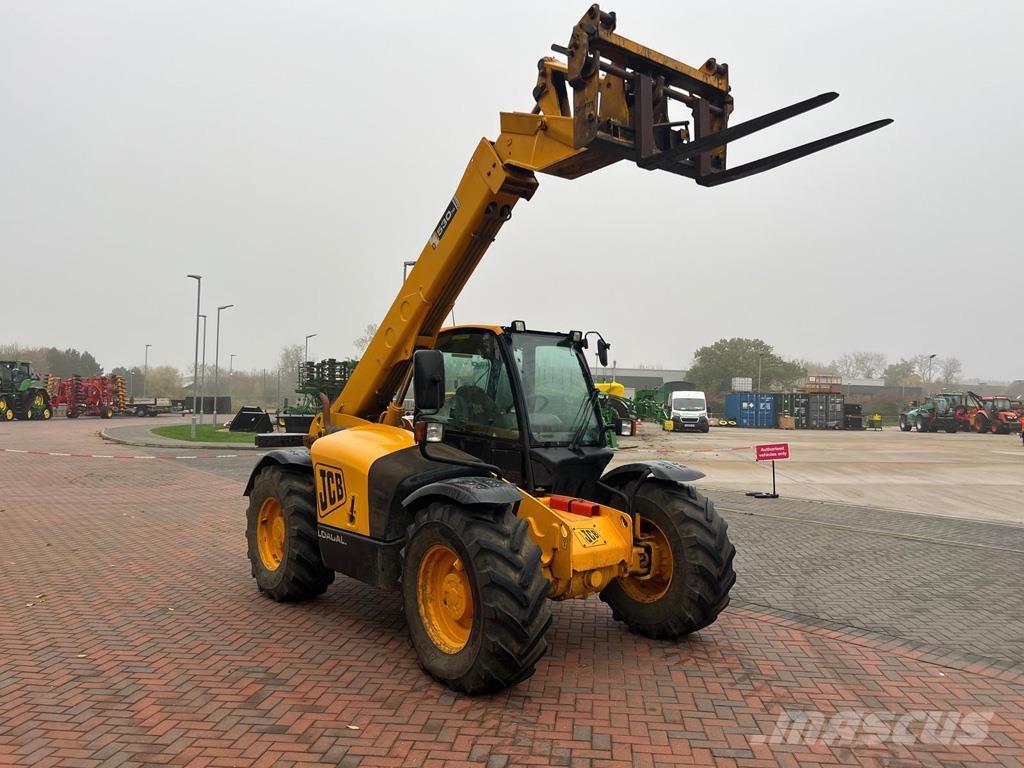 JCB 530-70 Kmetijski teleskopski nakladalci