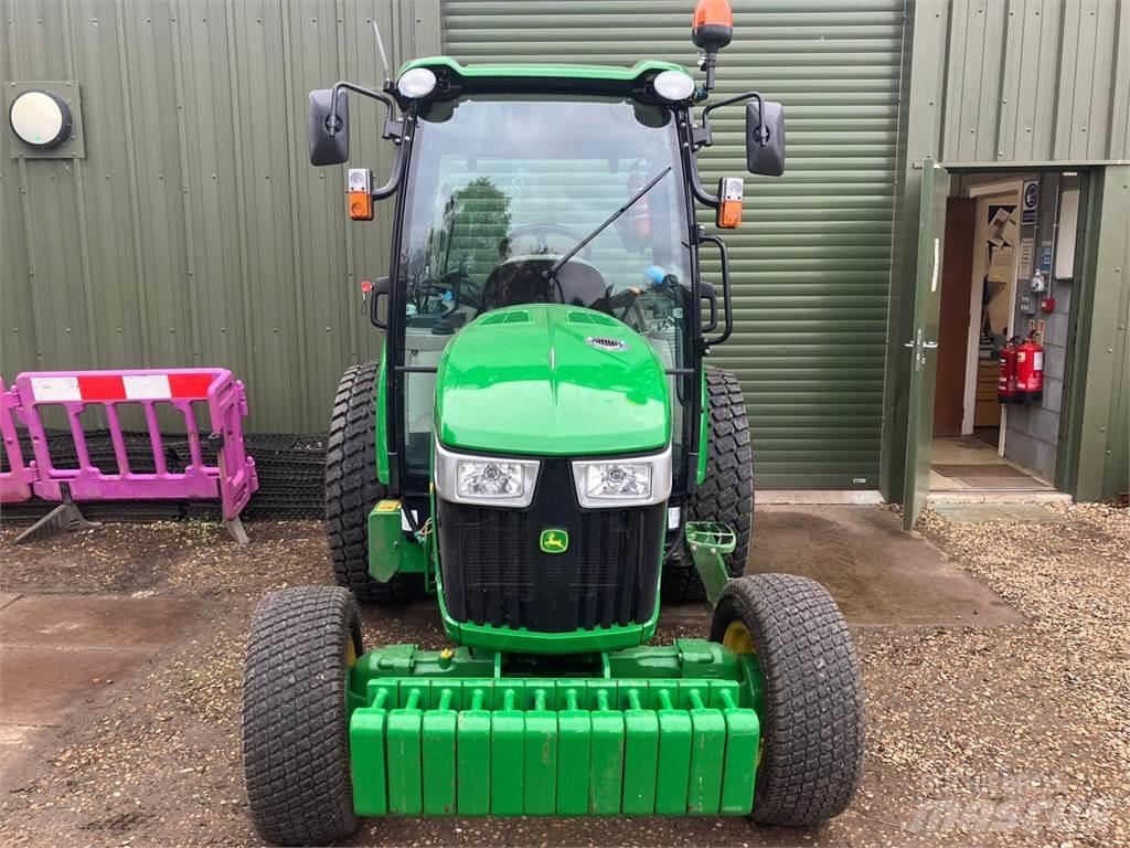 John Deere 4066R Manjši traktorji