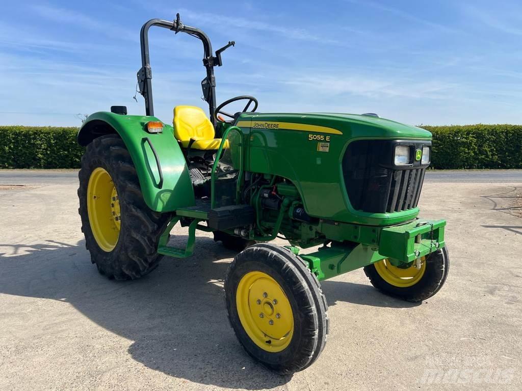 John Deere 5055E Traktorji