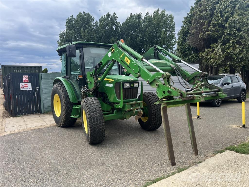 John Deere 5075E Traktorji