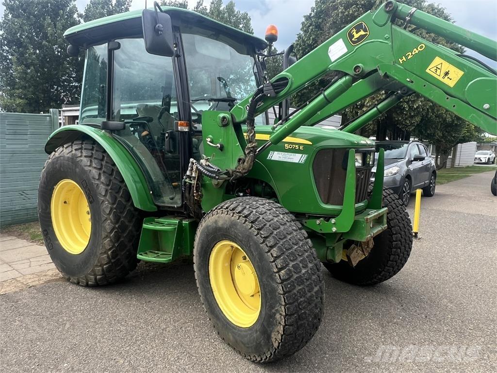 John Deere 5075E Traktorji