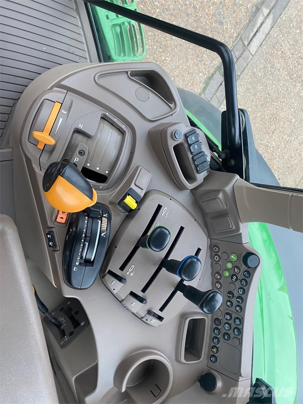 John Deere 6130M Traktorji