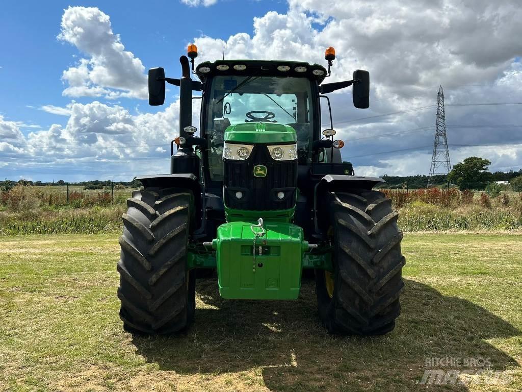 John Deere 6215R Traktorji
