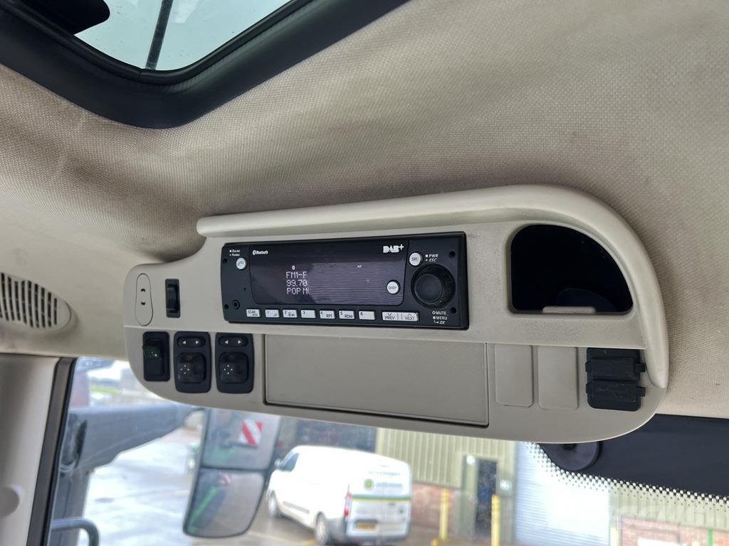 John Deere 6250R Traktorji