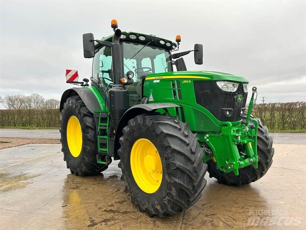 John Deere 6250R Traktorji