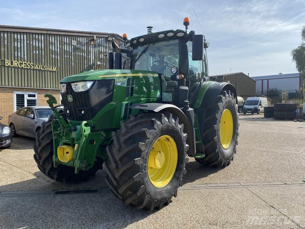 John Deere 6250R Traktorji