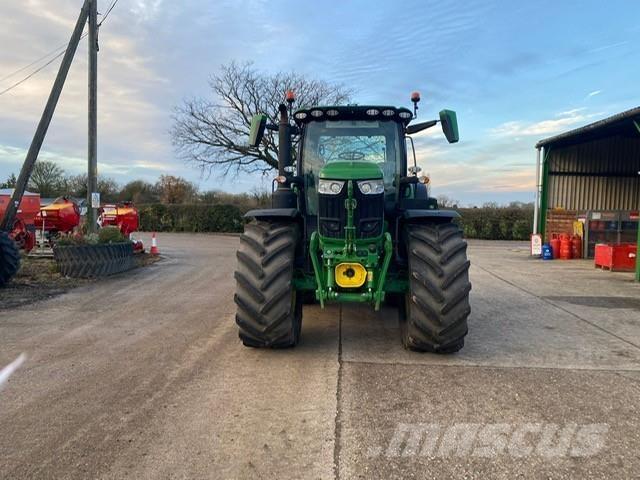 John Deere 6R215 Traktorji