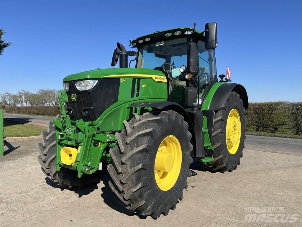 John Deere 6R250 Traktorji