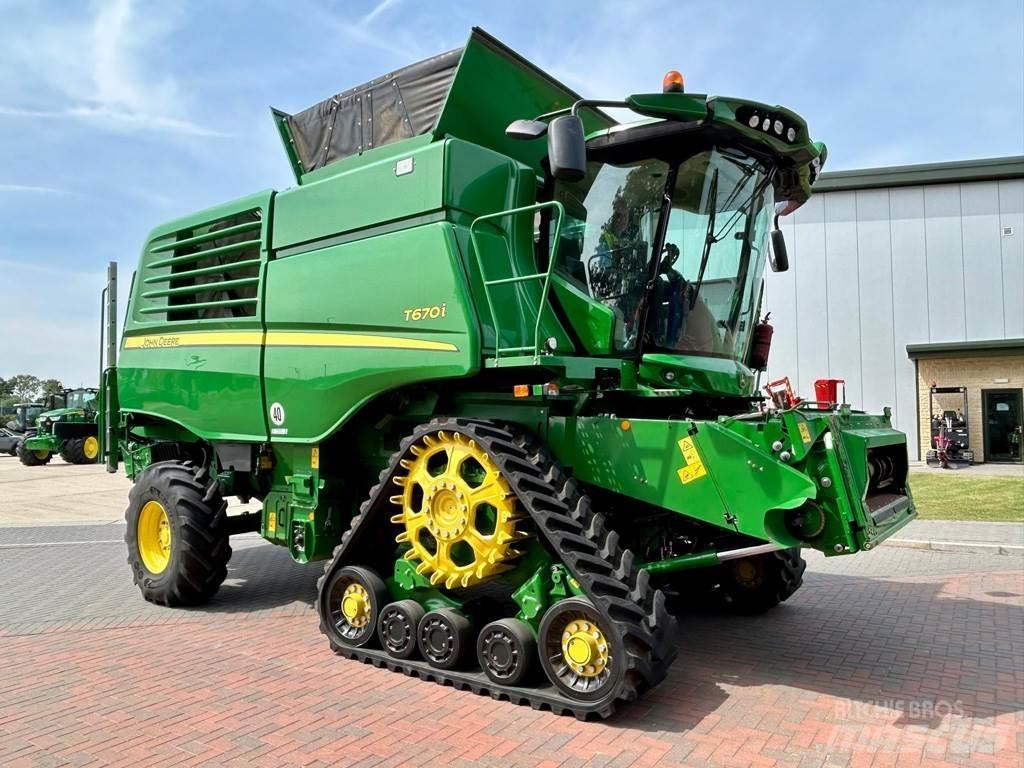 John Deere T670 Kombajni